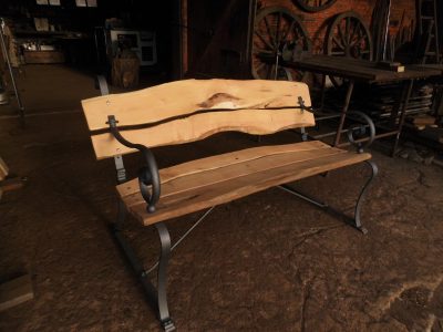 Bank geschmiedet mit Robinen Holz